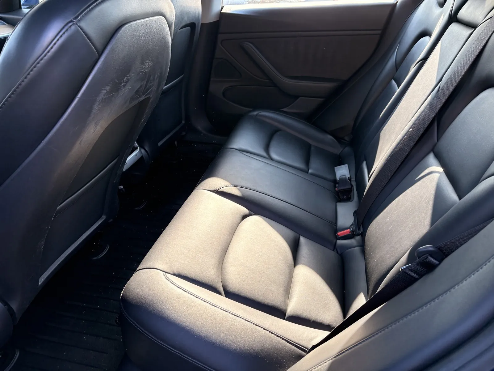 Tesla Model 3 photo 9
