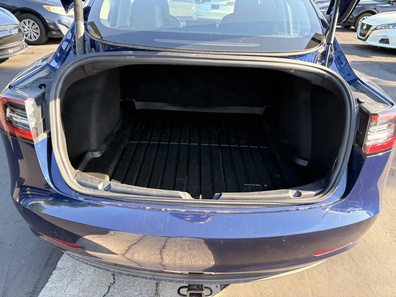 Tesla Model 3 photo 8