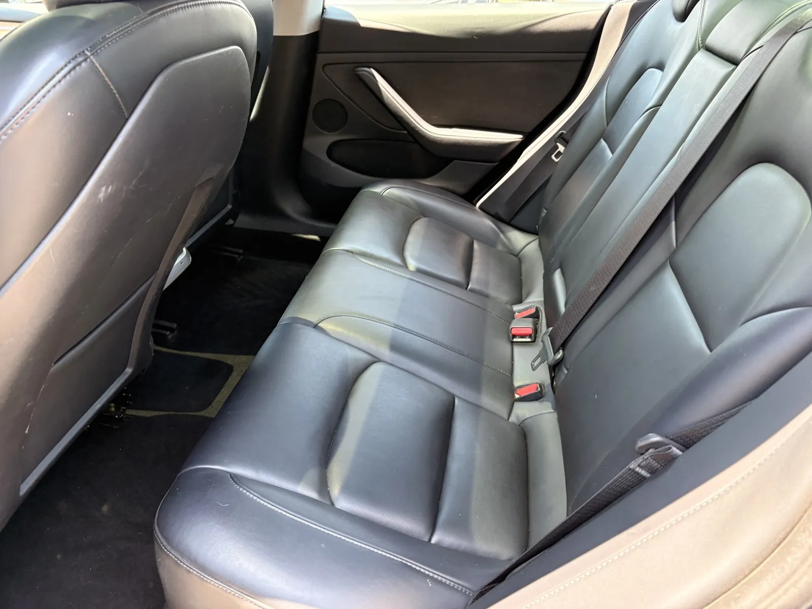 Tesla Model 3 photo 9