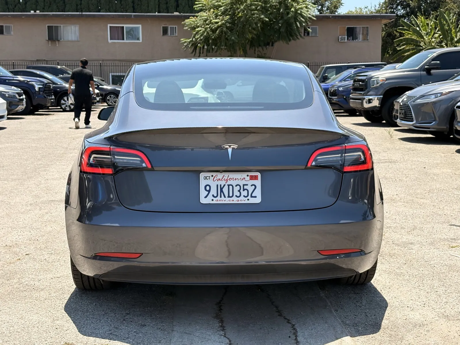 Tesla Model 3 photo 3