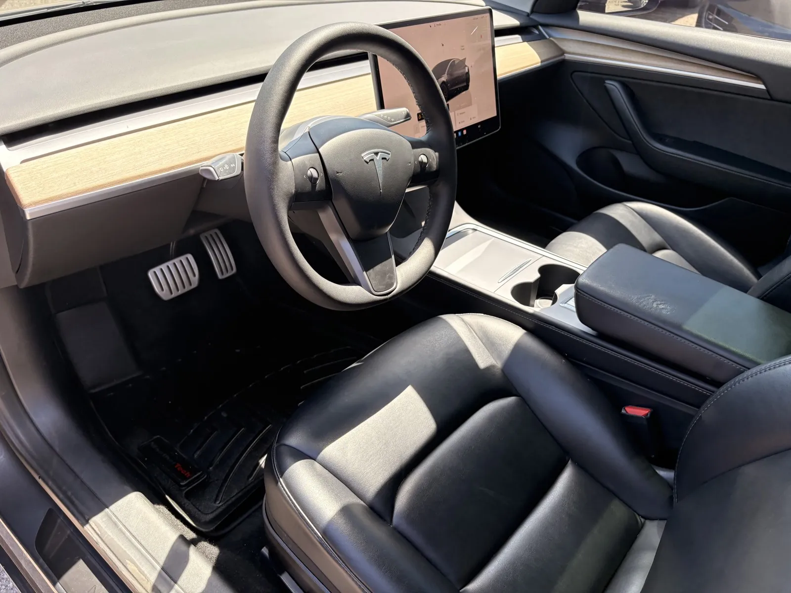 Tesla Model 3 photo 10