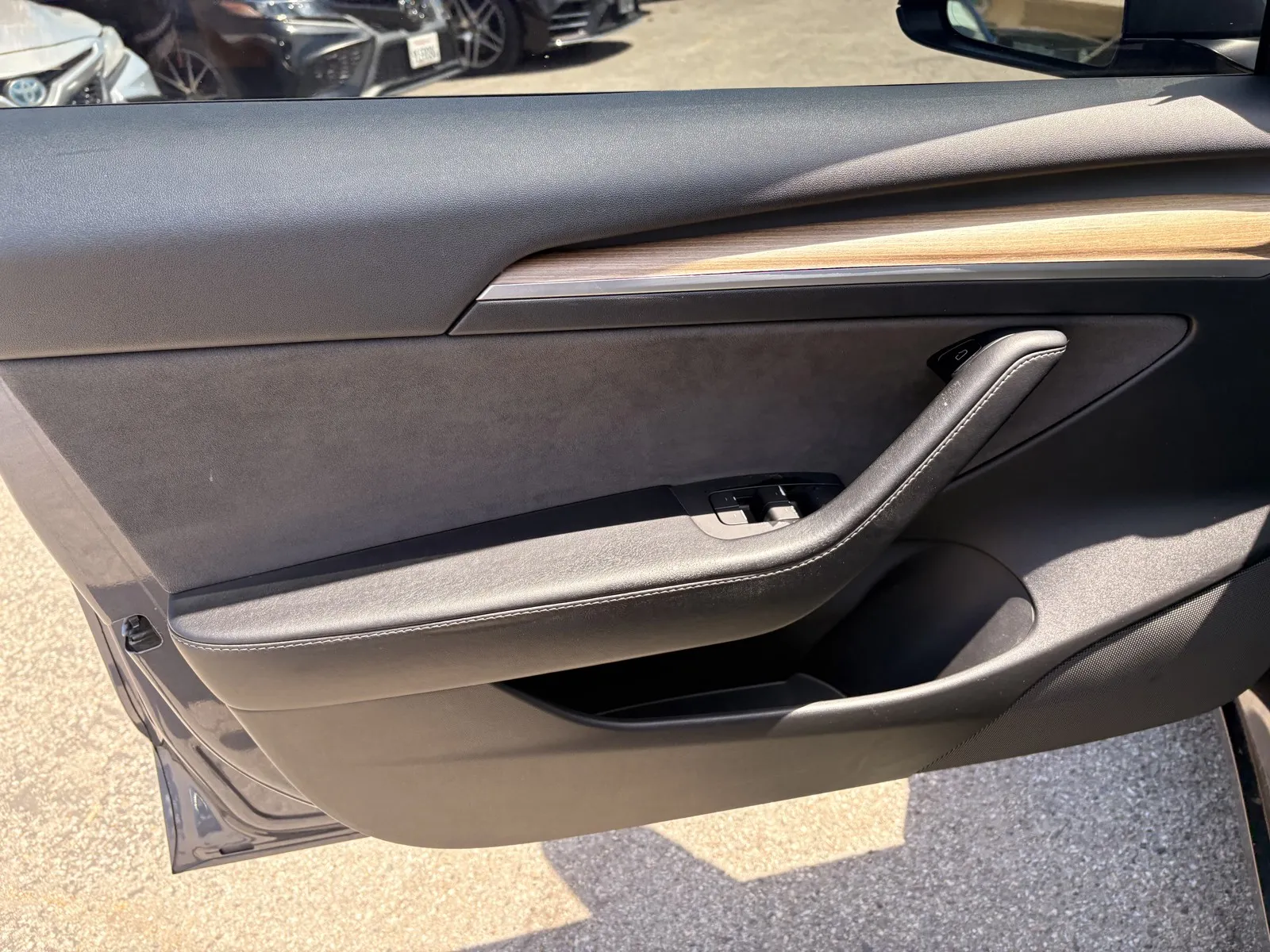 Tesla Model 3 photo 12