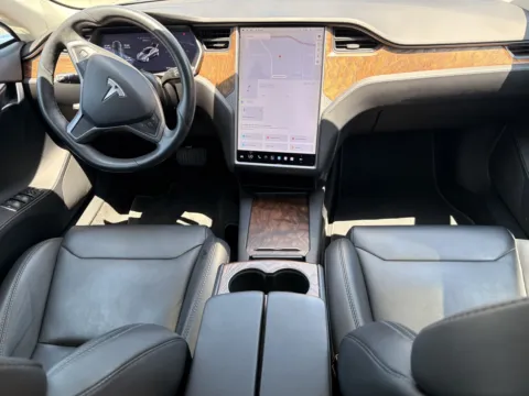 More photos of 2018 Tesla Model S 100D at Premium Autos - El Monte, CA