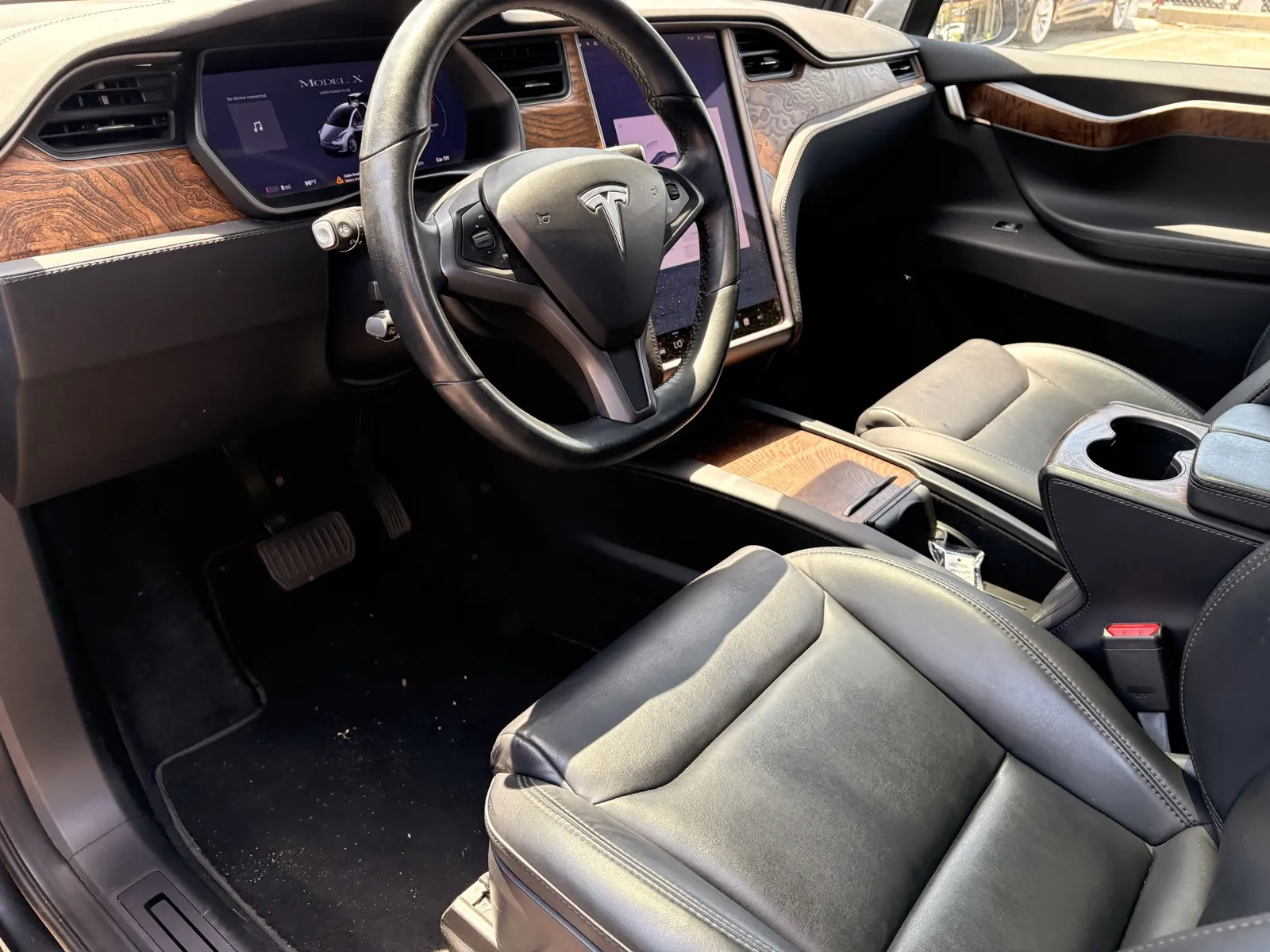 Tesla Model X photo 9