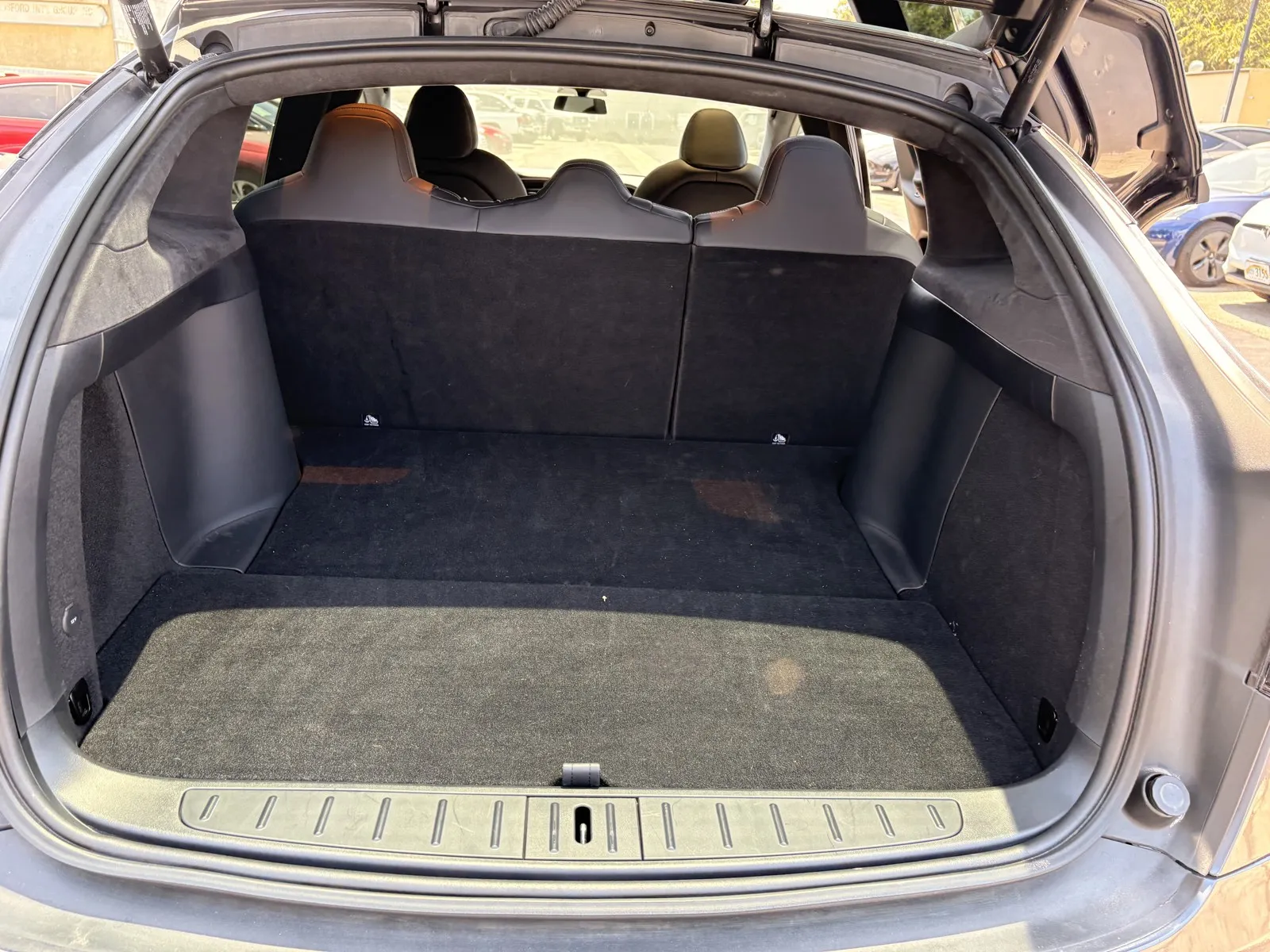 Tesla Model X photo 7