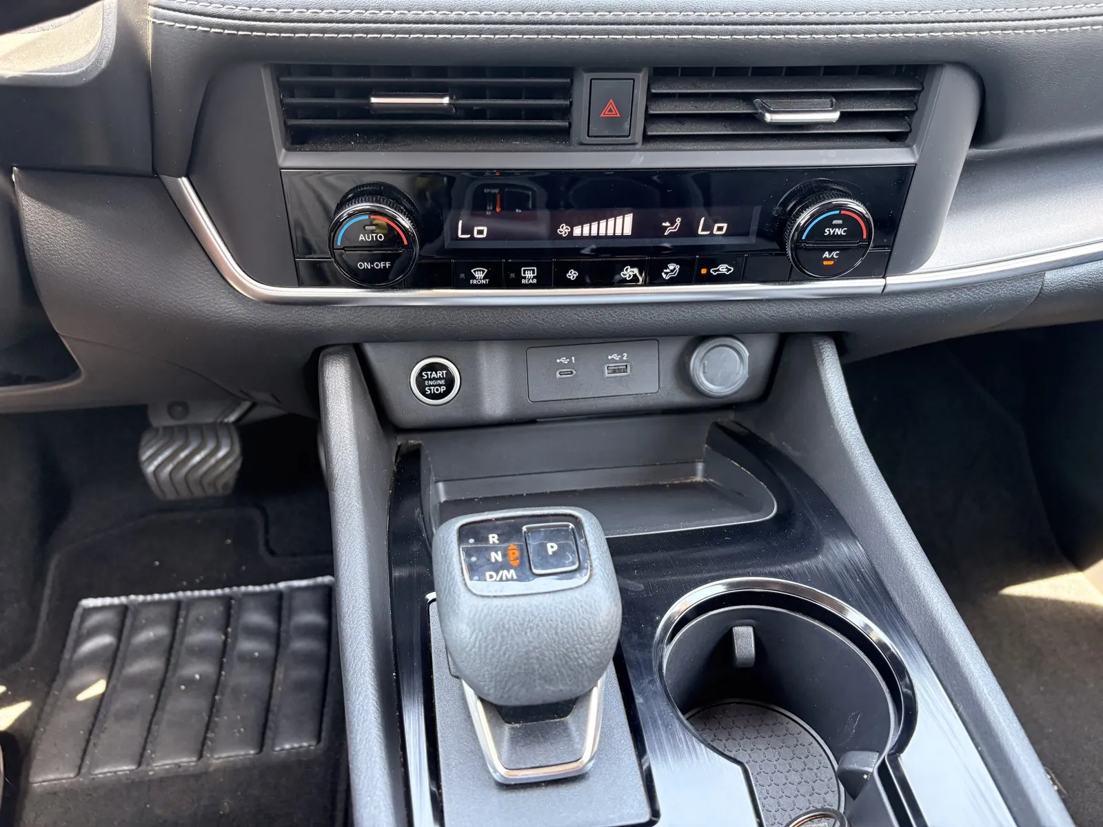 Nissan Rogue photo 15