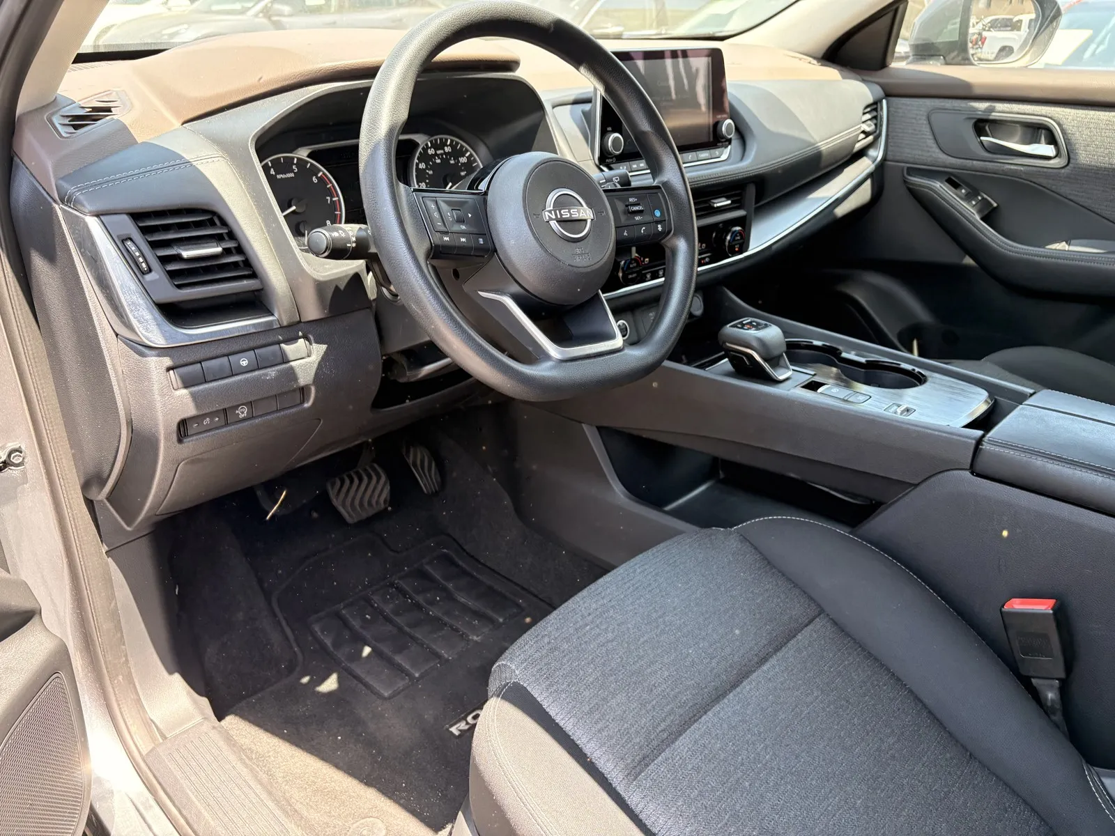 Nissan Rogue photo 10