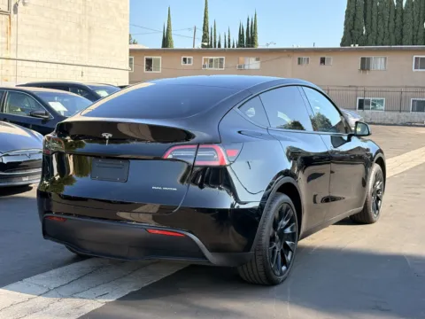 More photos of 2023 Tesla Model Y Long Range at Premium Autos - El Monte, CA