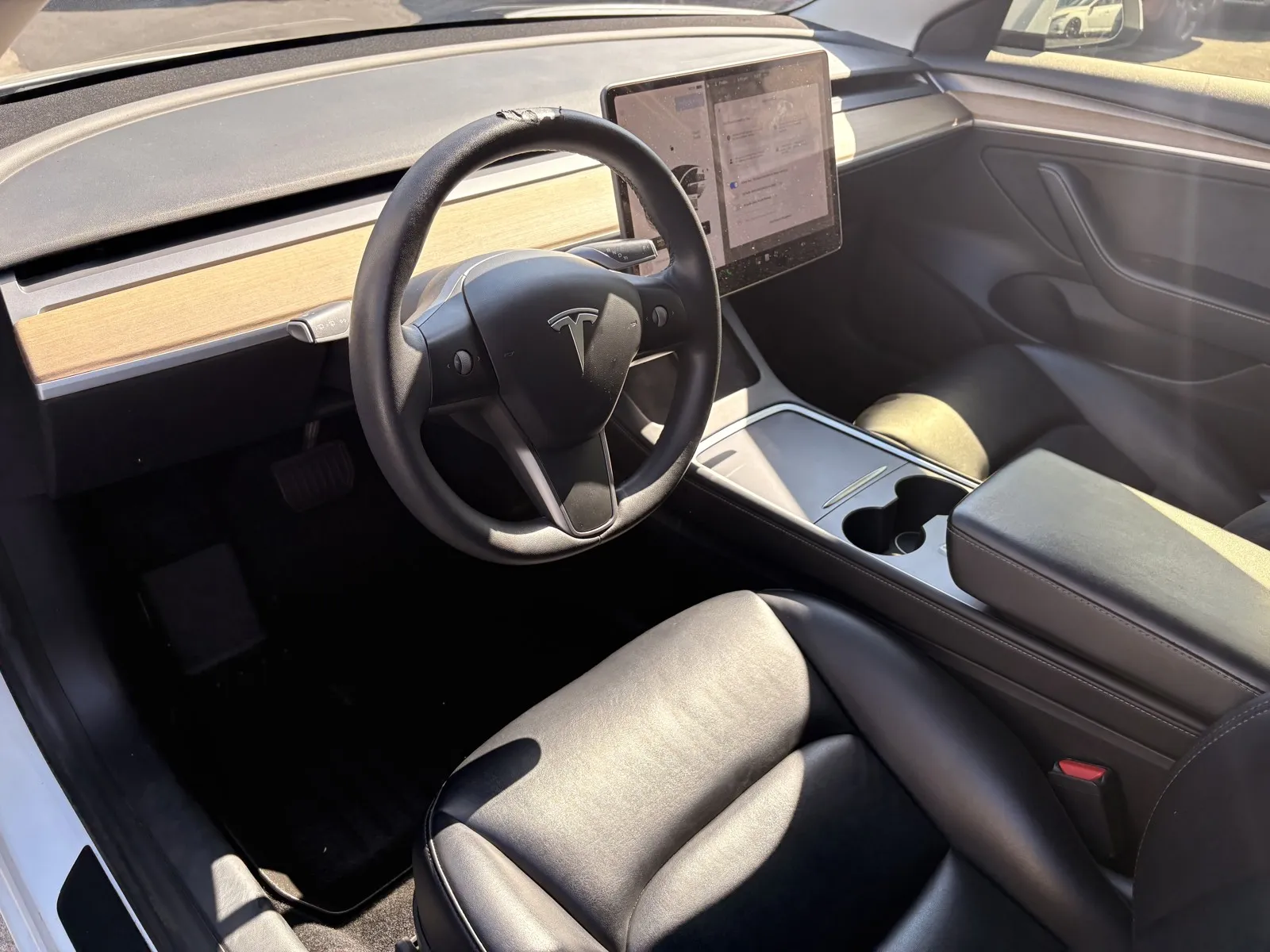 Tesla Model 3 photo 10