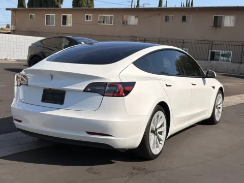 More photos of 2021 Tesla Model 3 Standard Range Plus at Premium Autos - El Monte, CA