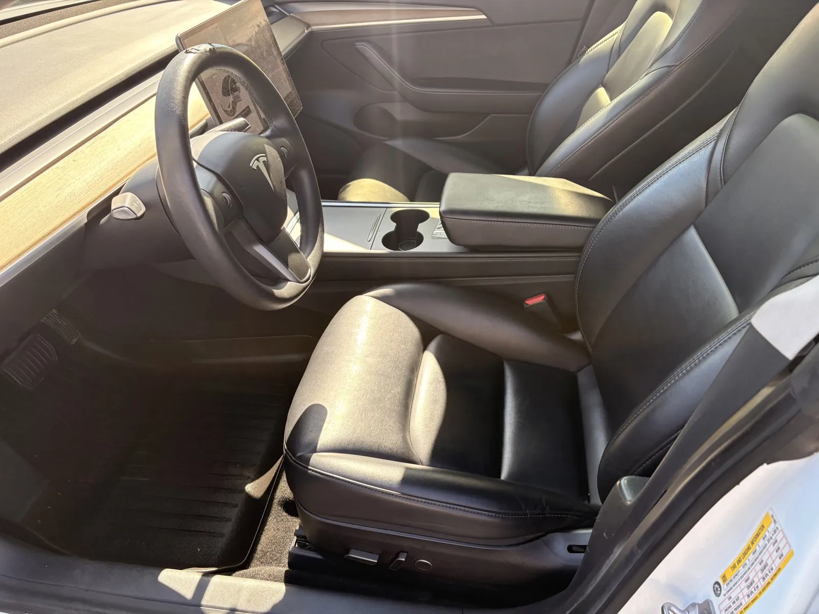 Tesla Model 3 photo 11