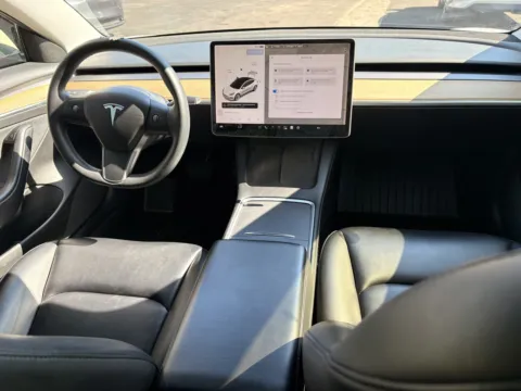 More photos of 2021 Tesla Model 3 Standard Range Plus at Premium Autos - El Monte, CA