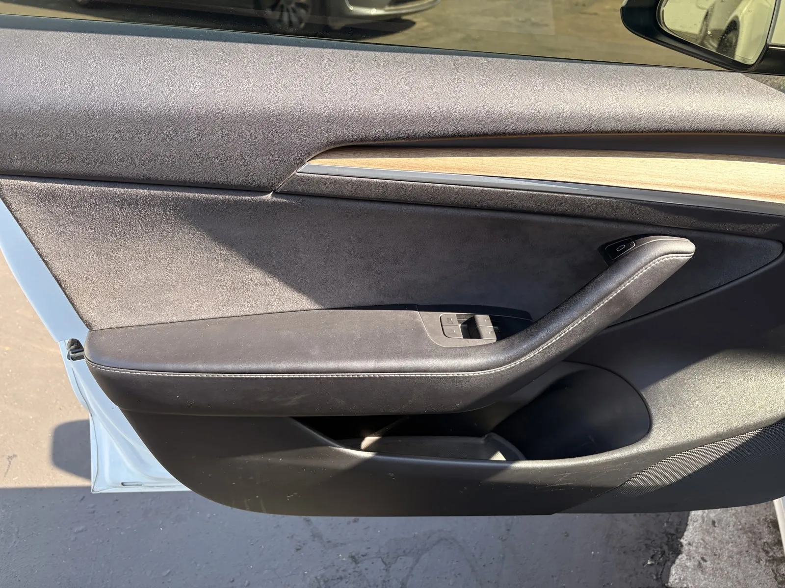 Tesla Model 3 photo 12