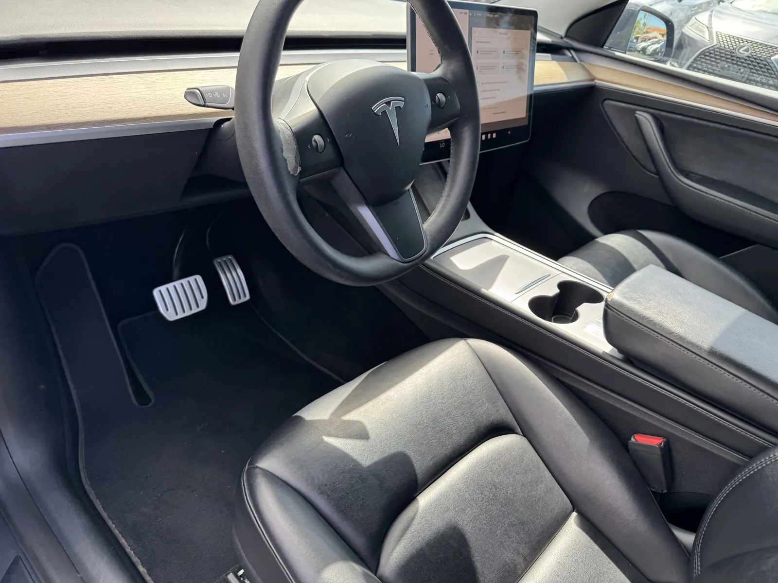 Tesla Model Y photo 11