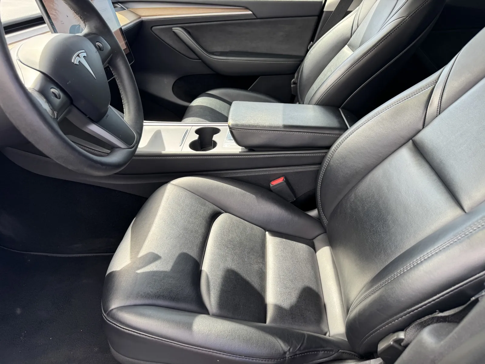 Tesla Model Y photo 12
