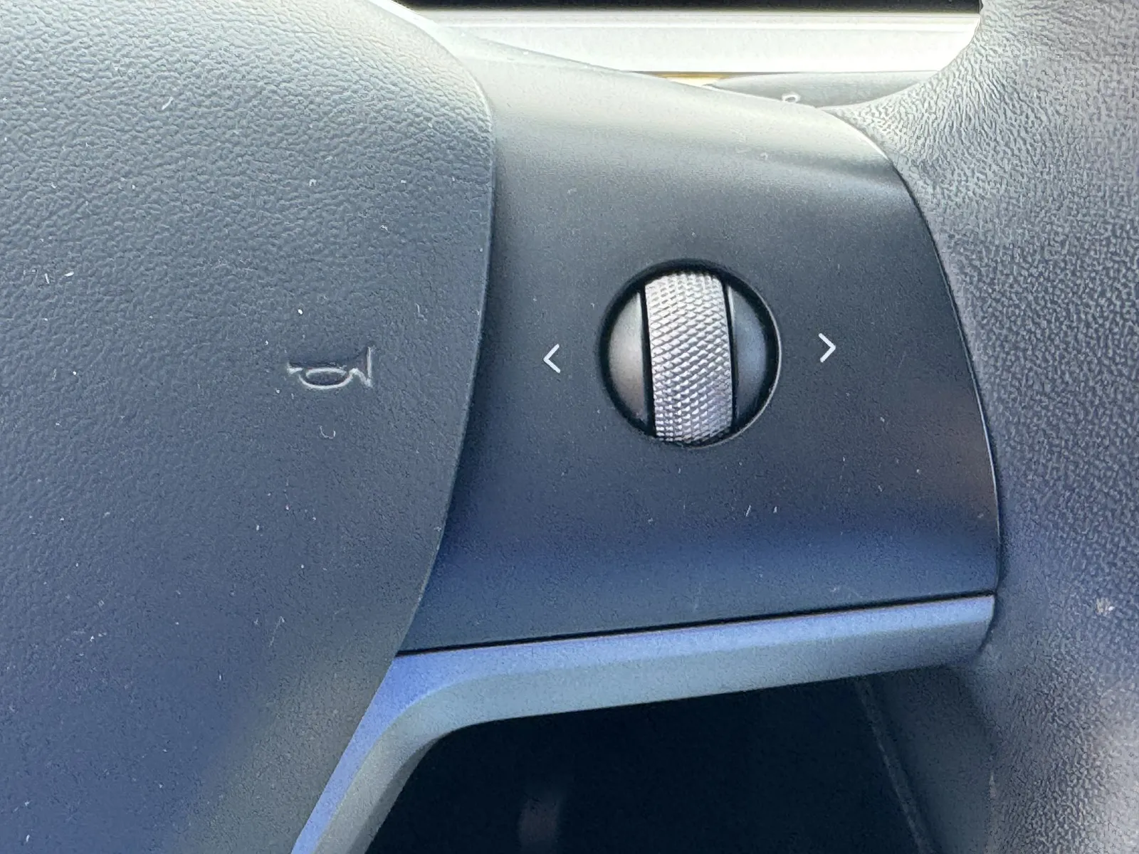 Tesla Model Y photo 15