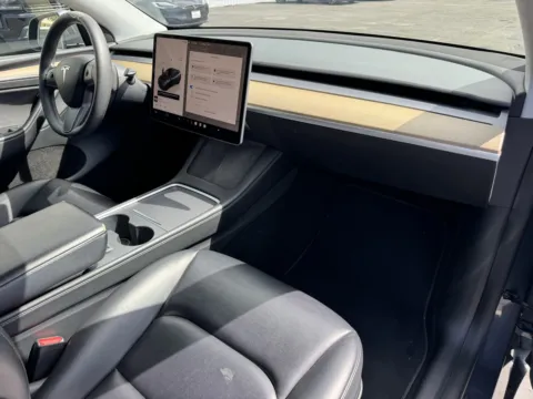 More photos of 2023 Tesla Model Y Performance at Premium Autos - El Monte, CA