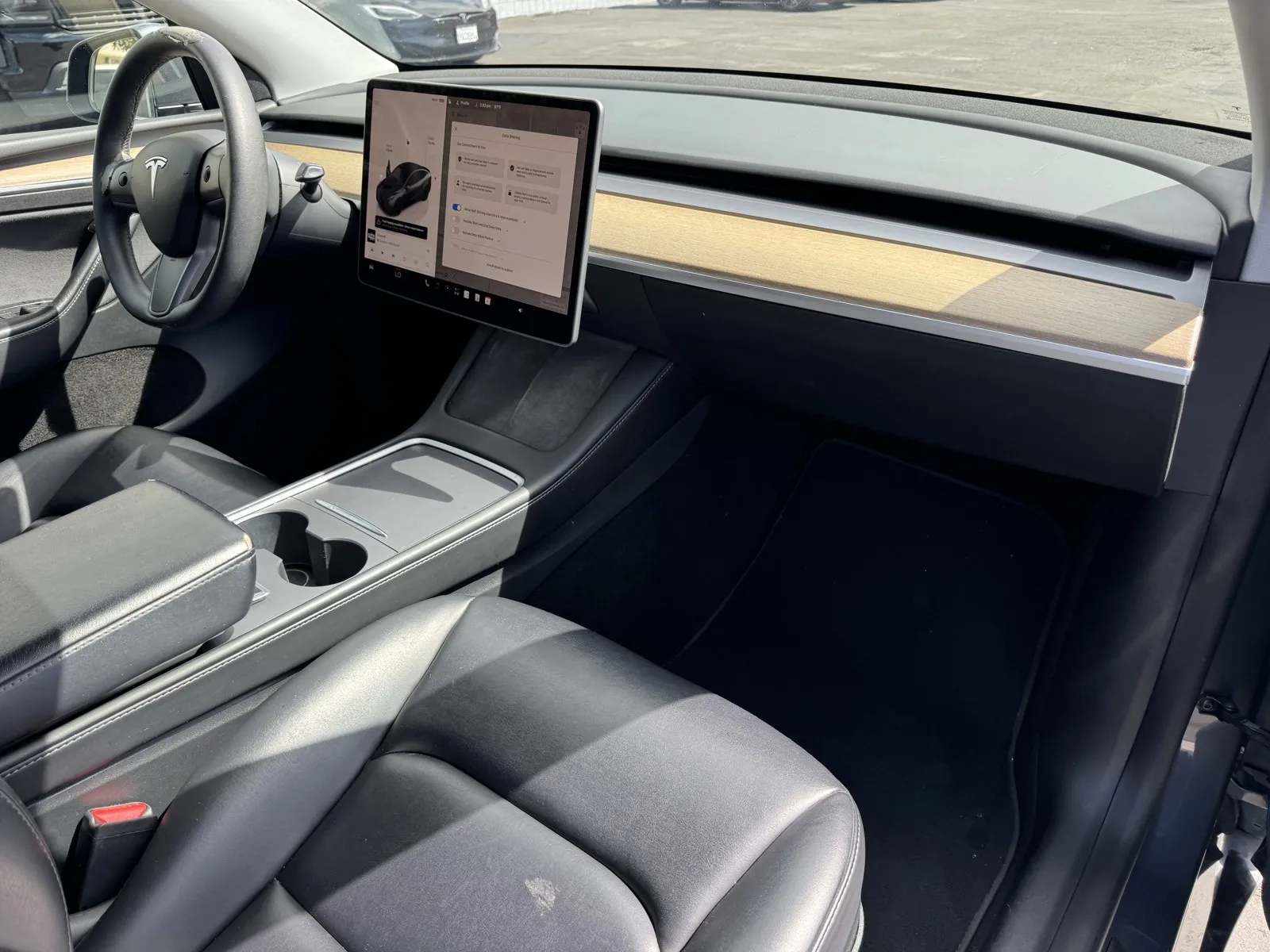 Tesla Model Y photo 5