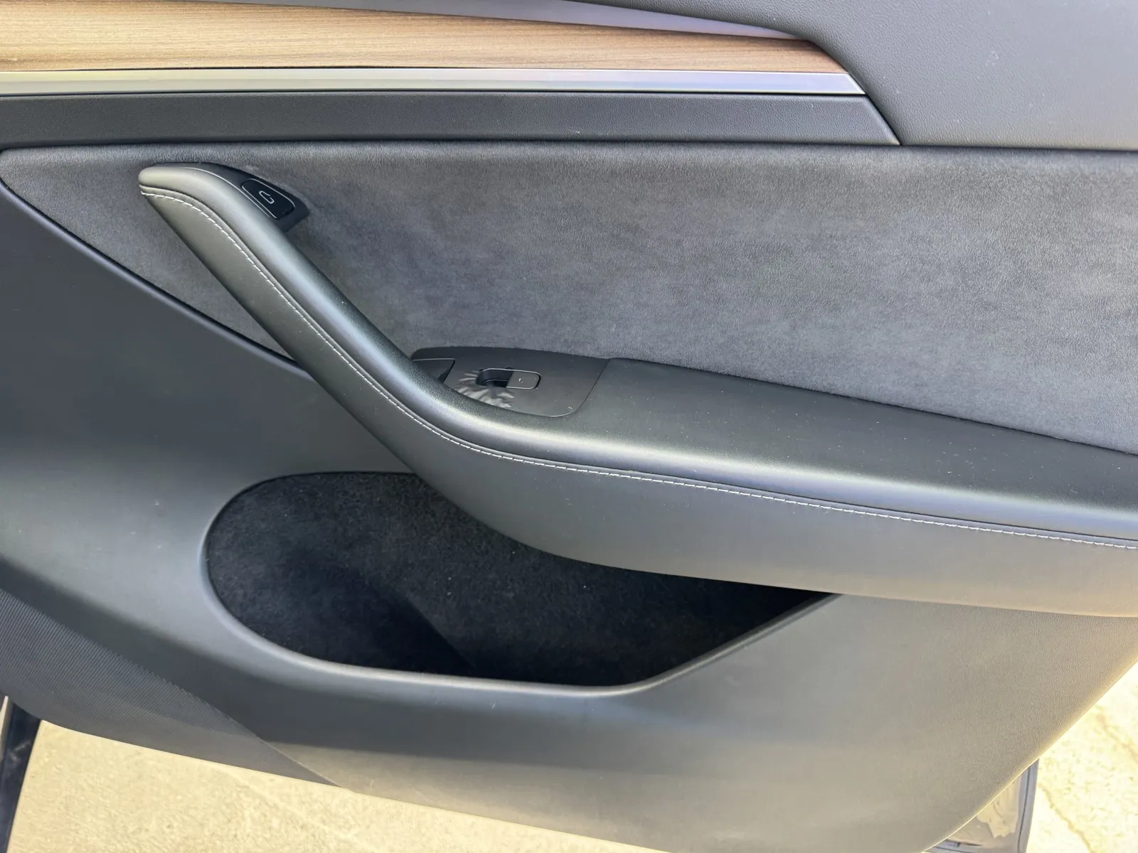 Tesla Model Y photo 7