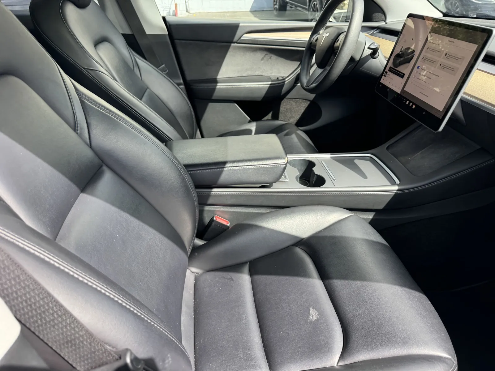 Tesla Model Y photo 6