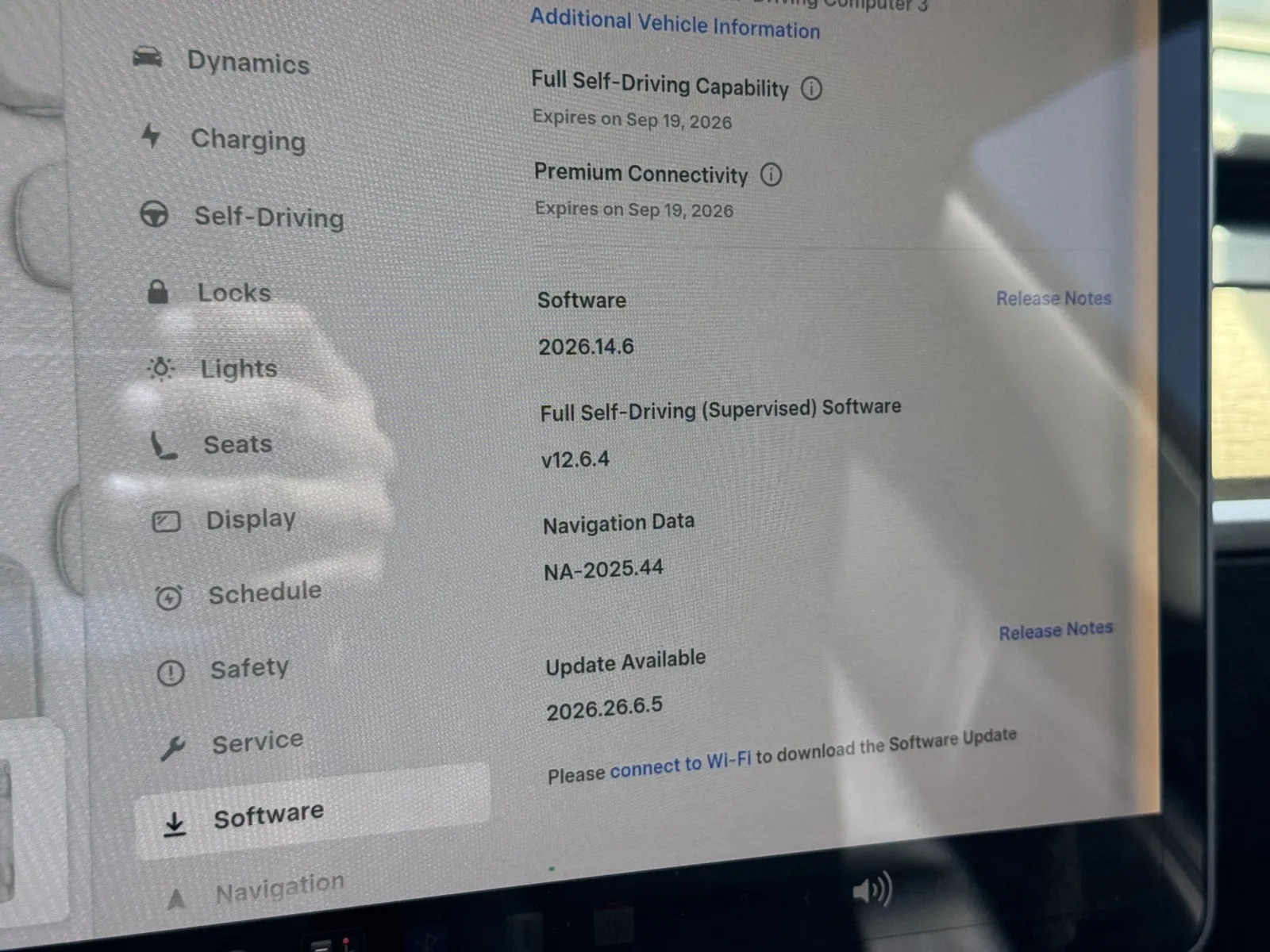 Tesla Model 3 photo 16