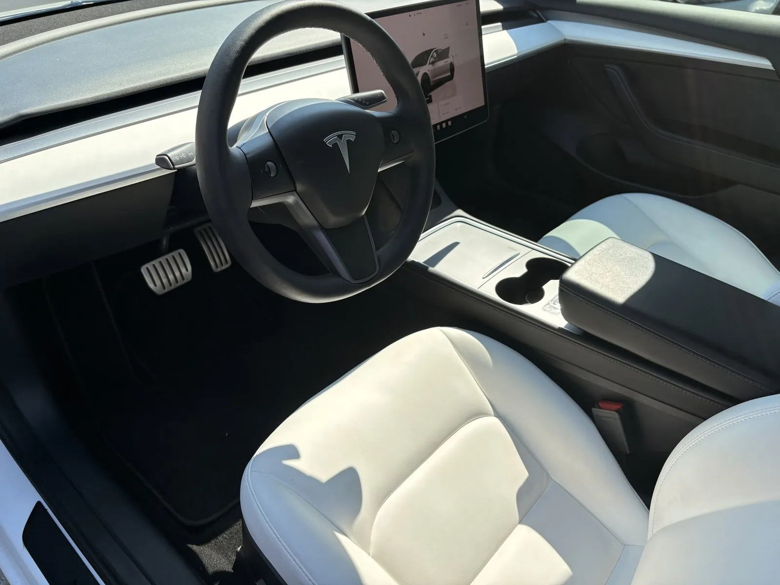 Tesla Model 3 photo 10