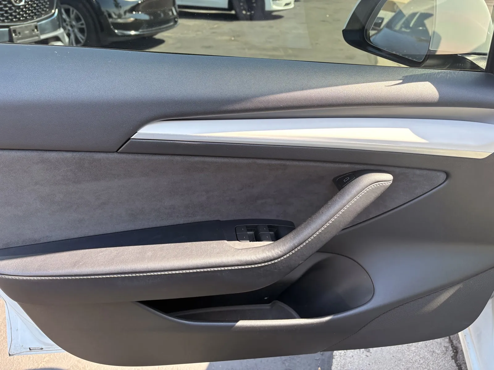Tesla Model 3 photo 12