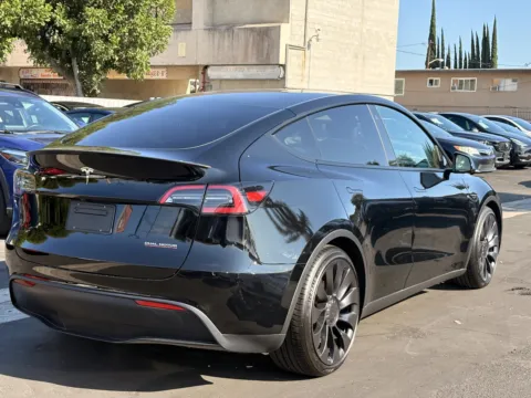More photos of 2023 Tesla Model Y Performance at Premium Autos - El Monte, CA