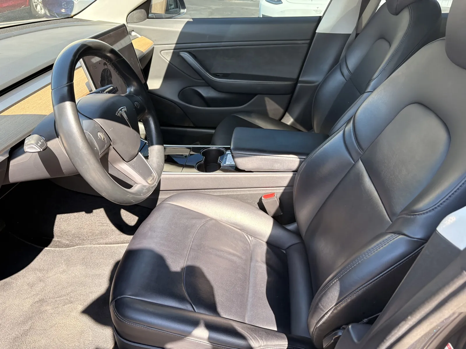 Tesla Model 3 photo 11