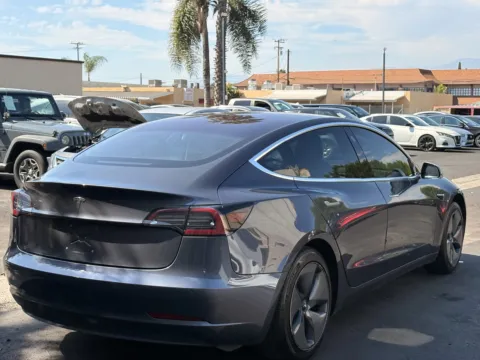 More photos of 2018 Tesla Model 3 Long Range at Premium Autos - El Monte, CA