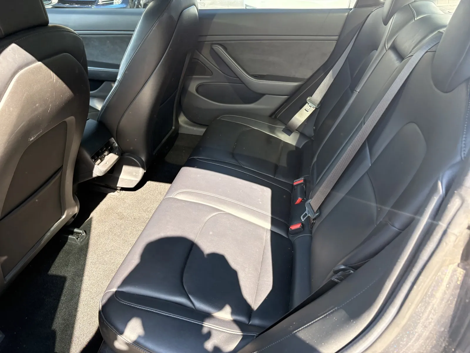 Tesla Model 3 photo 9