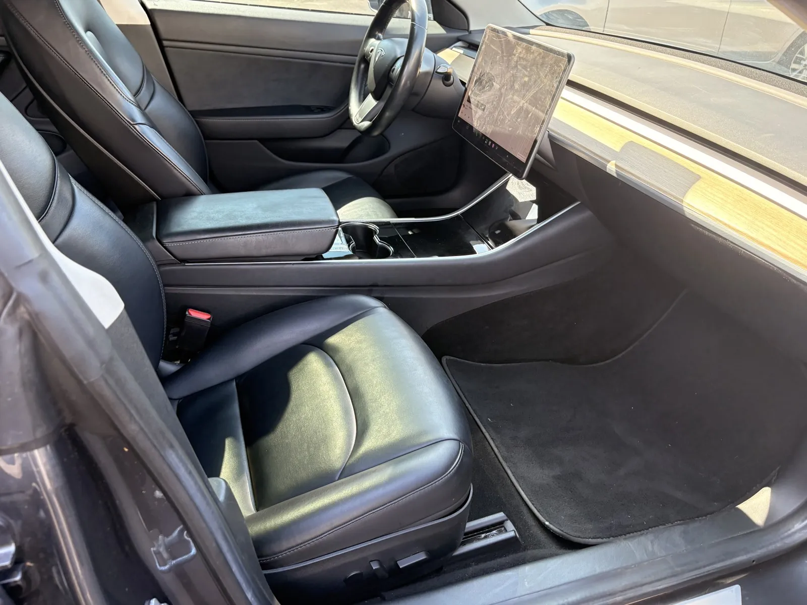 Tesla Model 3 photo 6