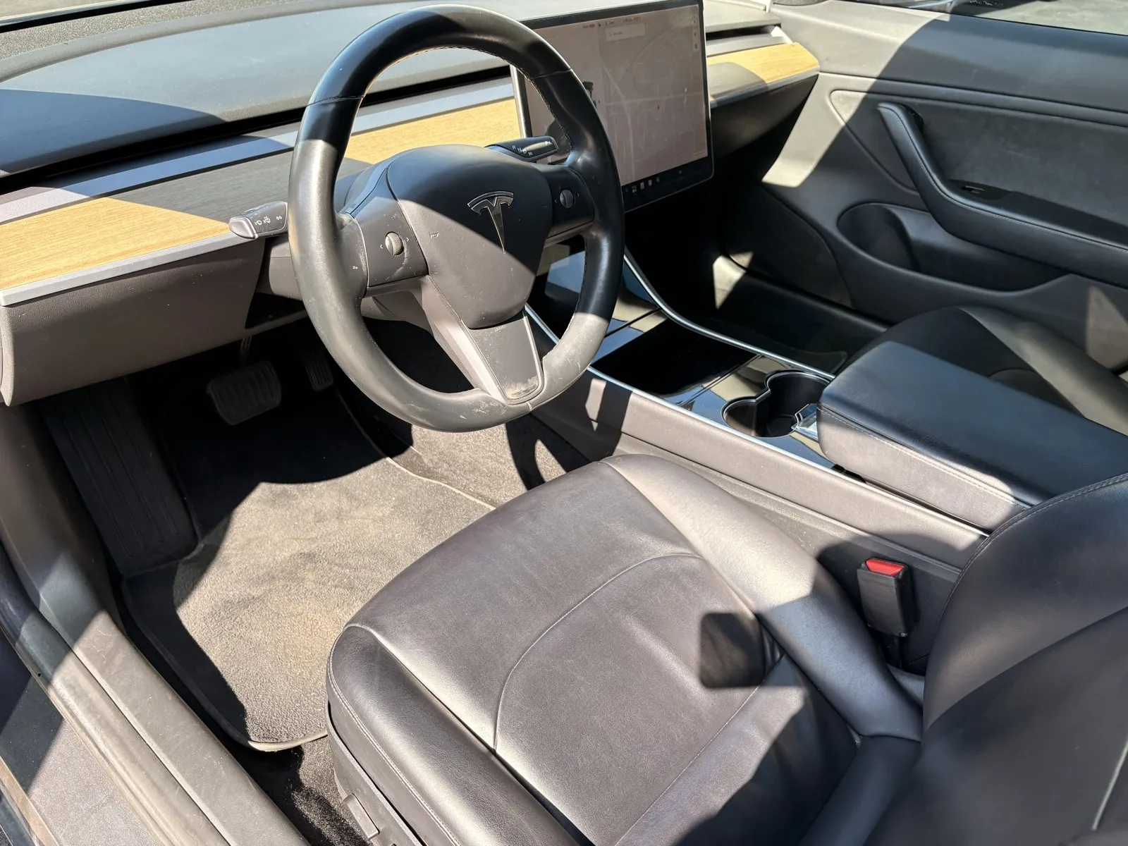 Tesla Model 3 photo 10