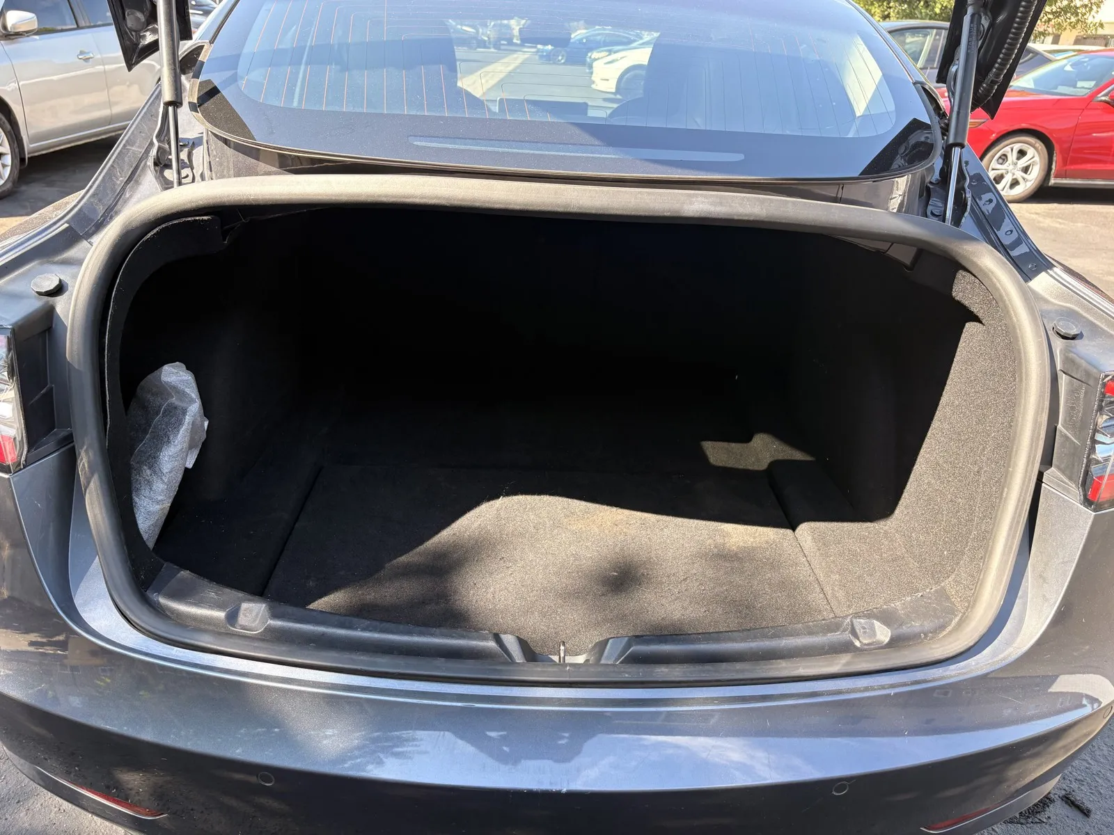 Tesla Model 3 photo 8
