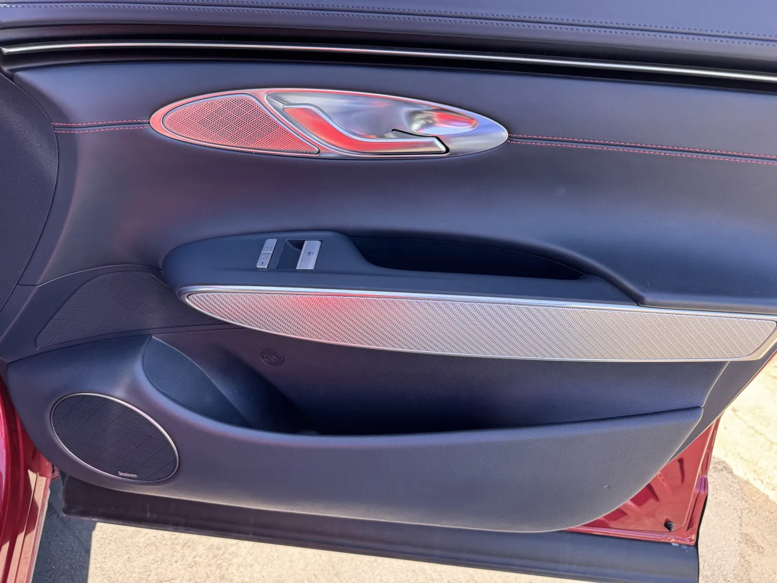 Genesis GV70 photo 7