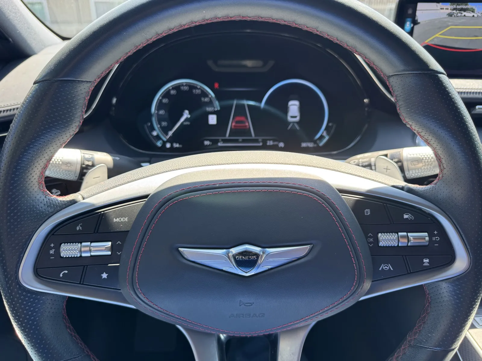 Genesis GV70 photo 23