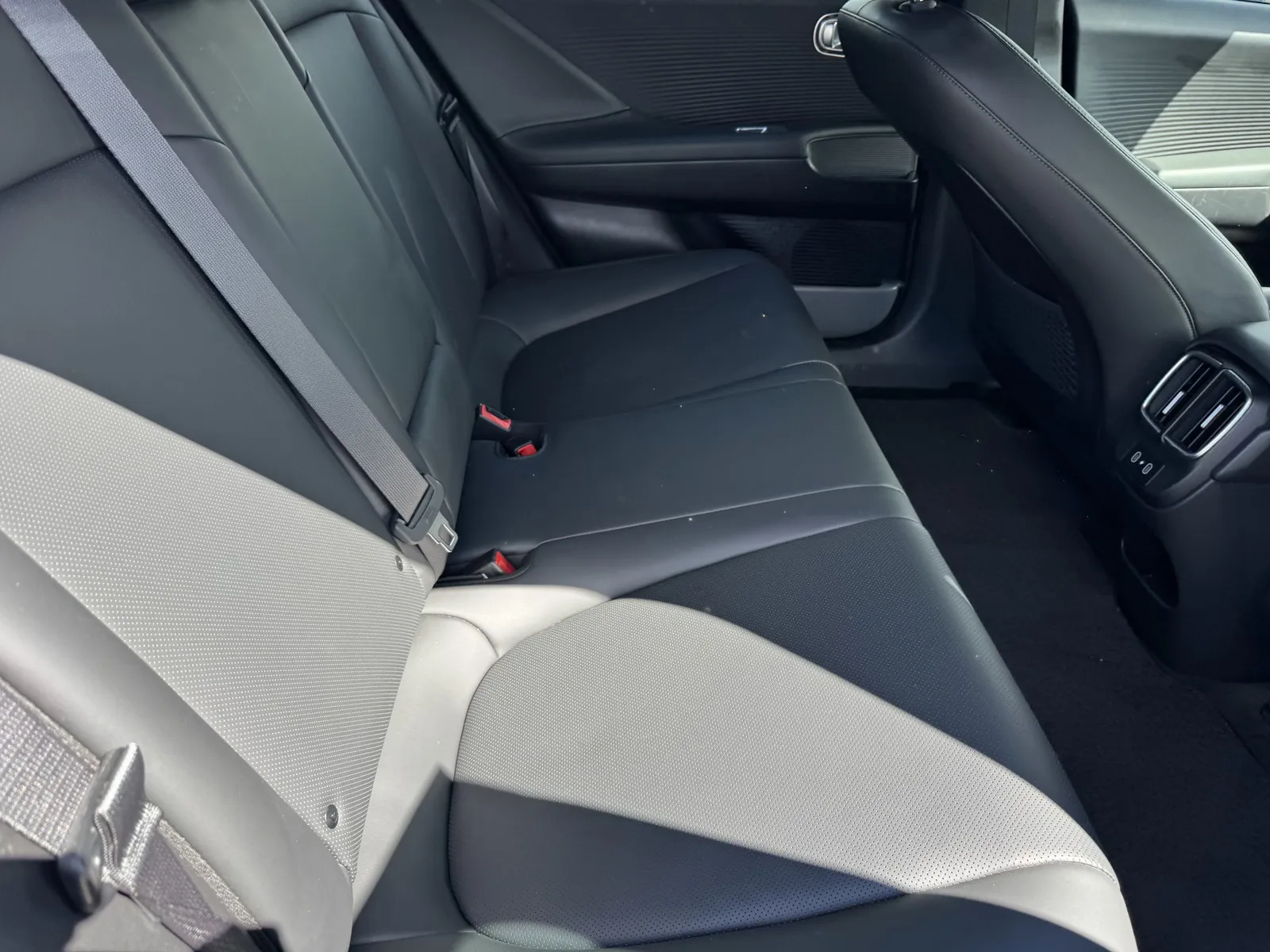 Hyundai Ioniq 6 photo 8