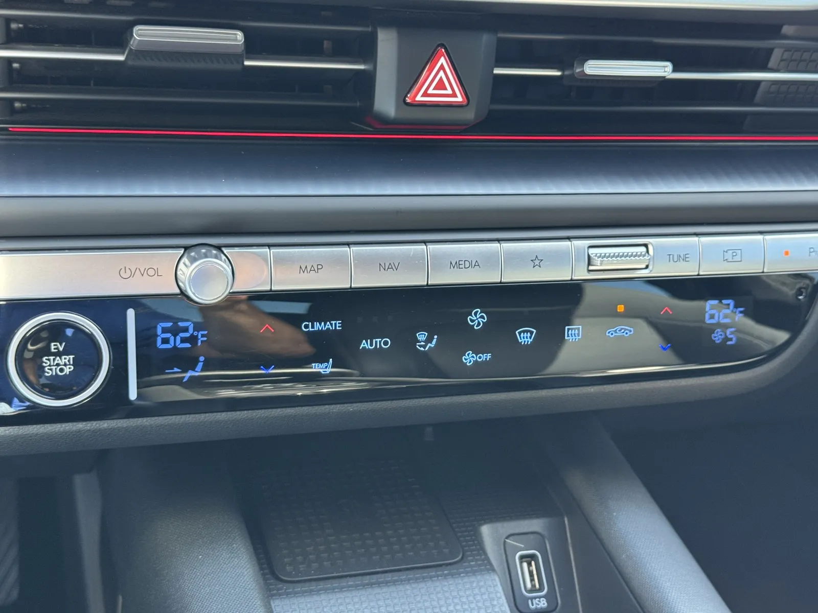 Hyundai Ioniq 6 photo 15