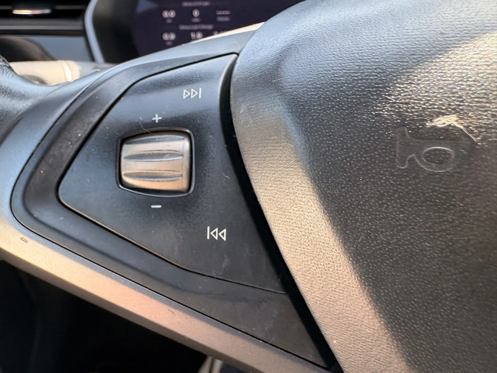 Tesla Model S photo 18