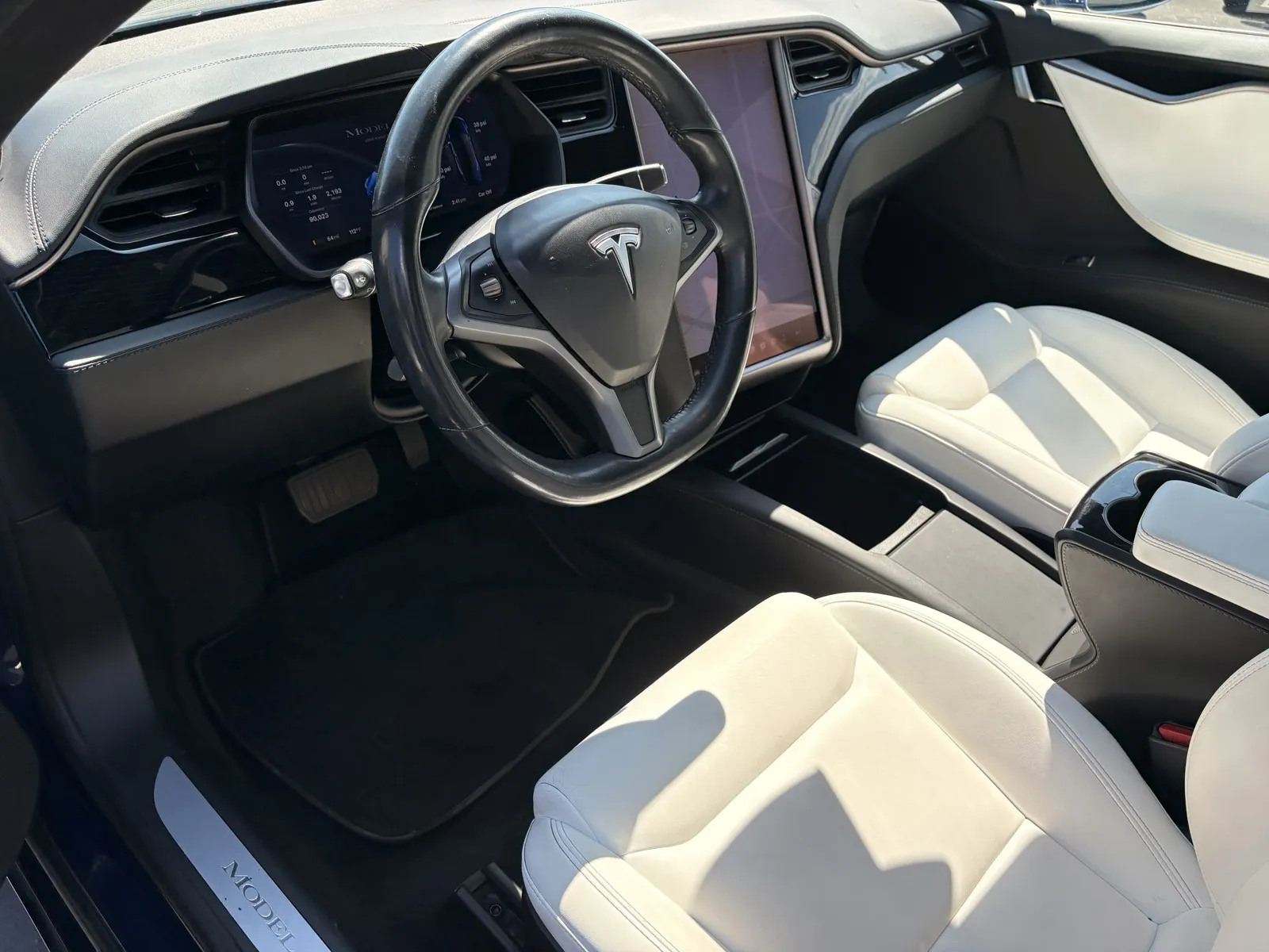 Tesla Model S photo 11