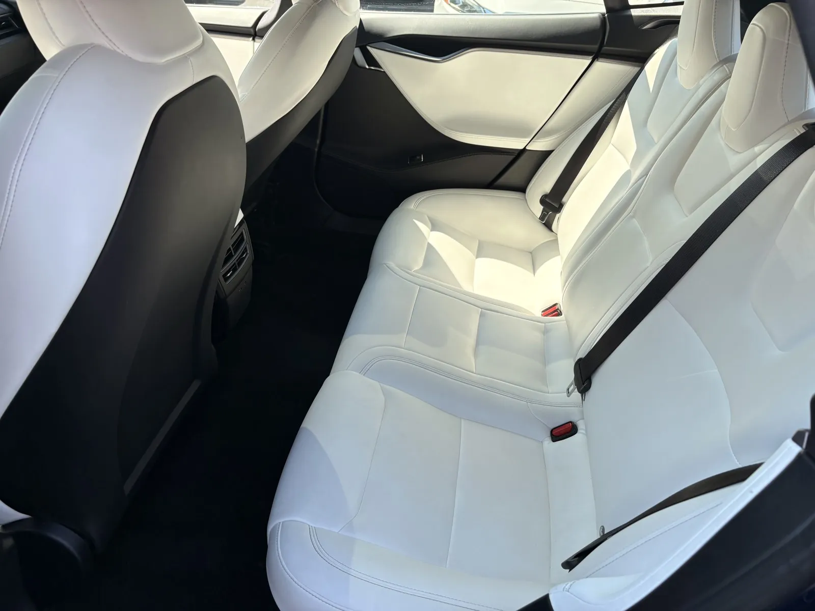 Tesla Model S photo 9