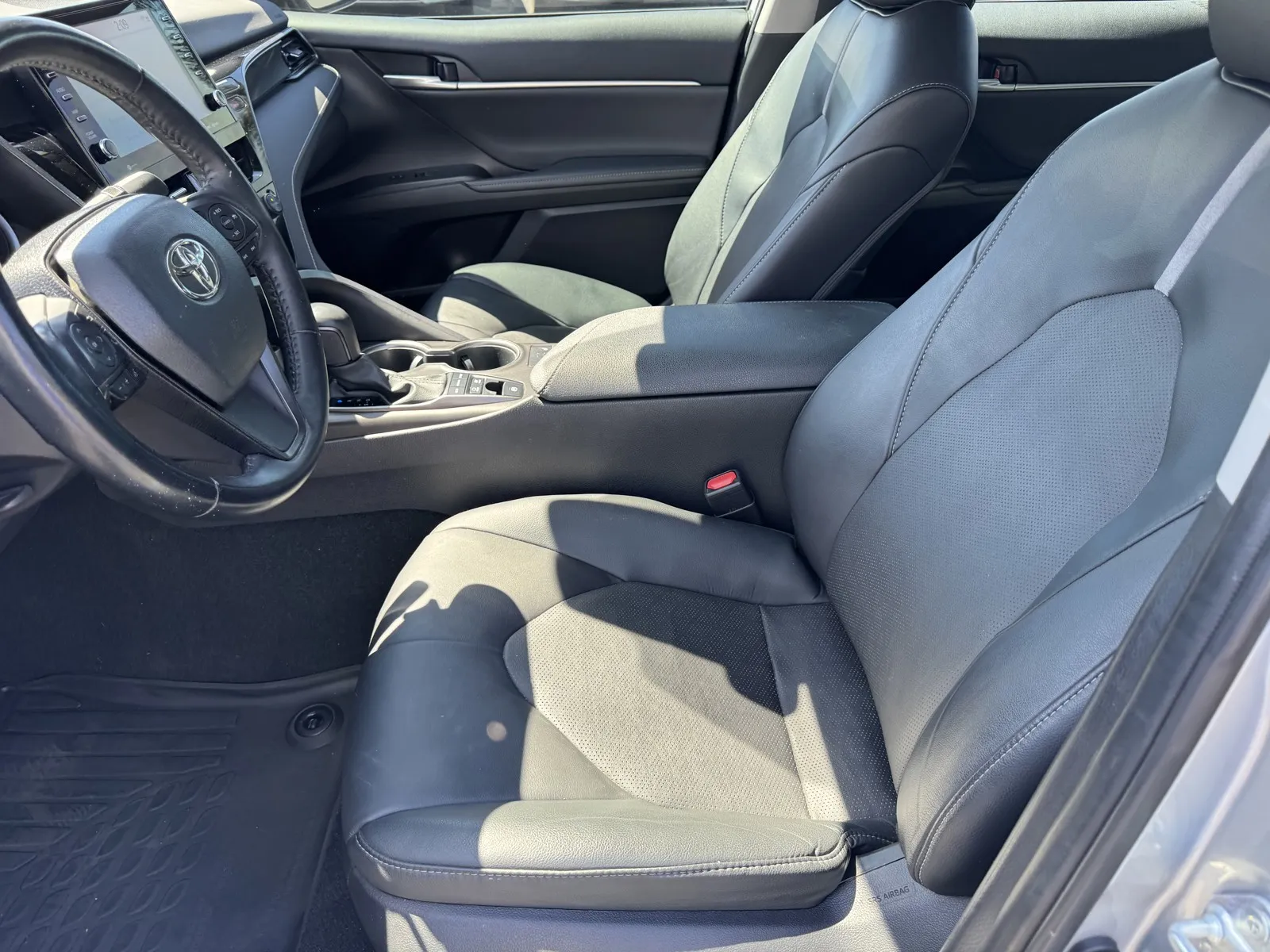 Toyota Camry photo 12
