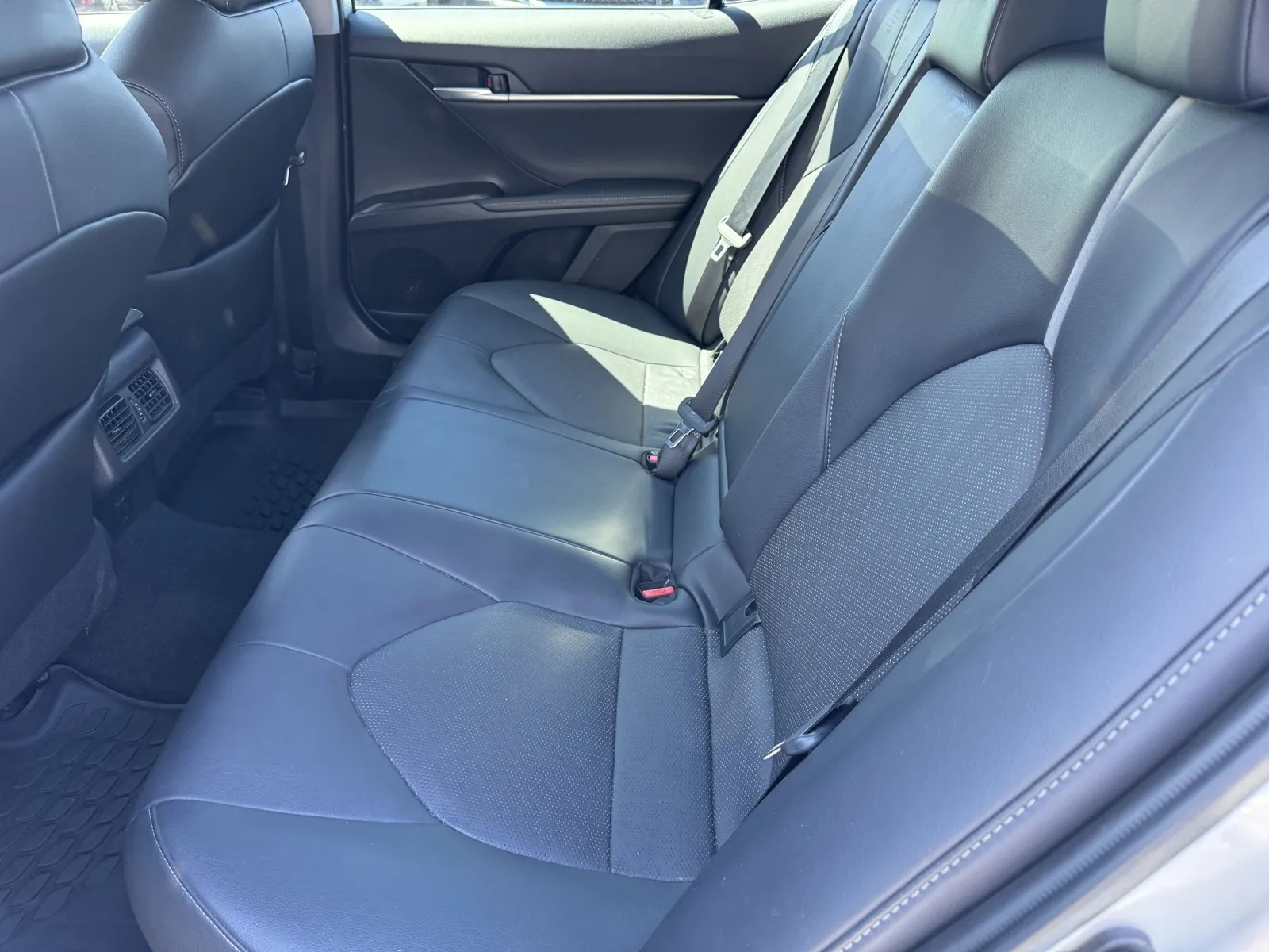 Toyota Camry photo 10