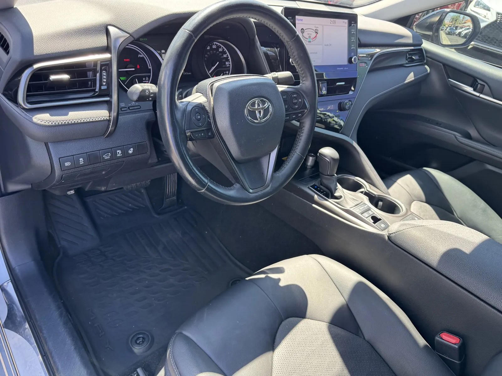 Toyota Camry photo 11