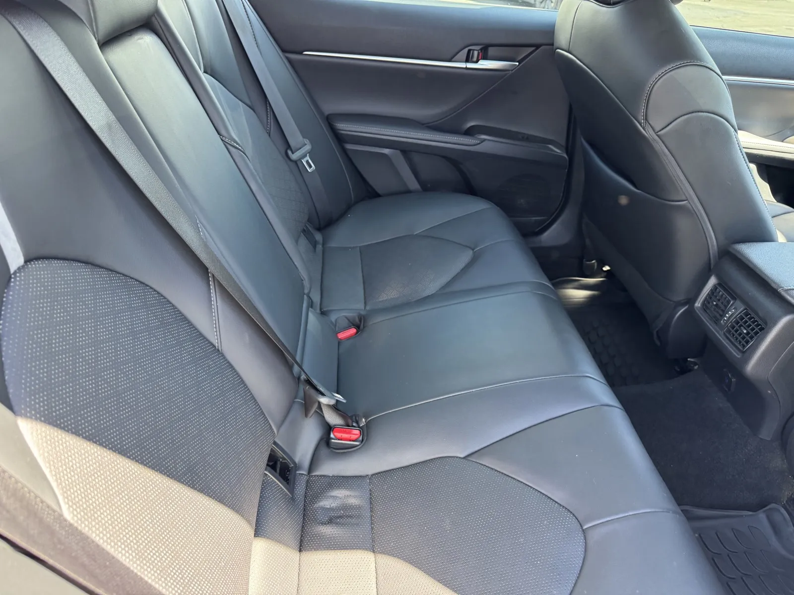 Toyota Camry photo 8