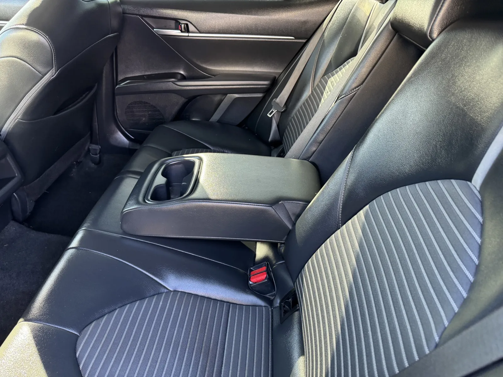Toyota Camry photo 10