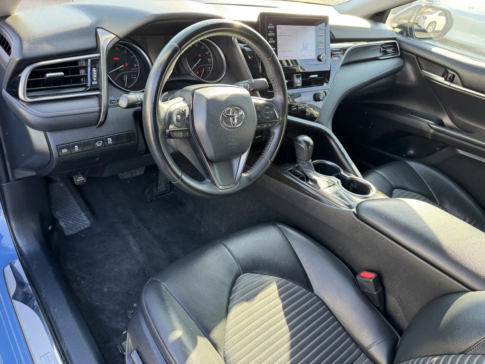 Toyota Camry photo 11