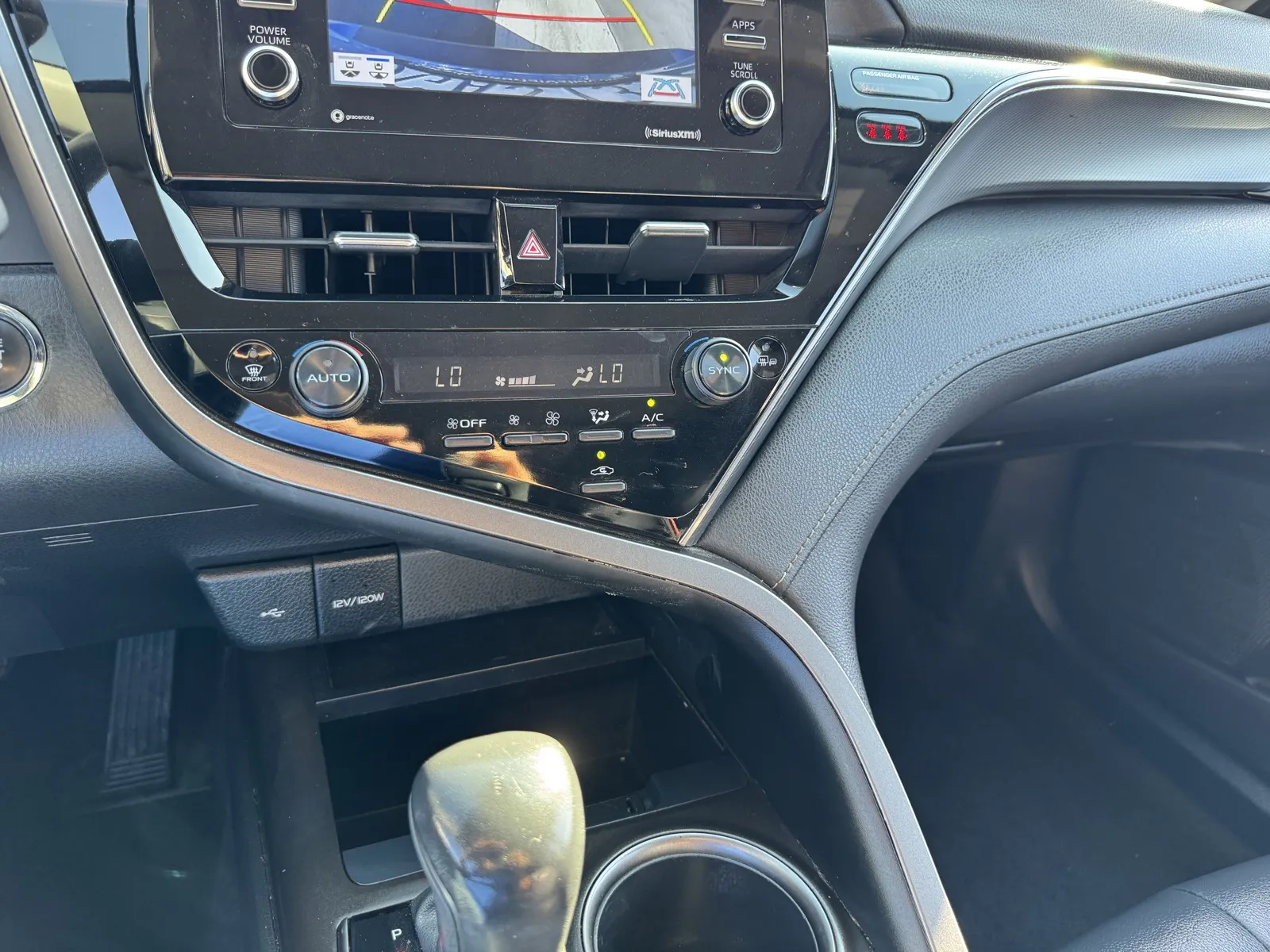 Toyota Camry photo 19