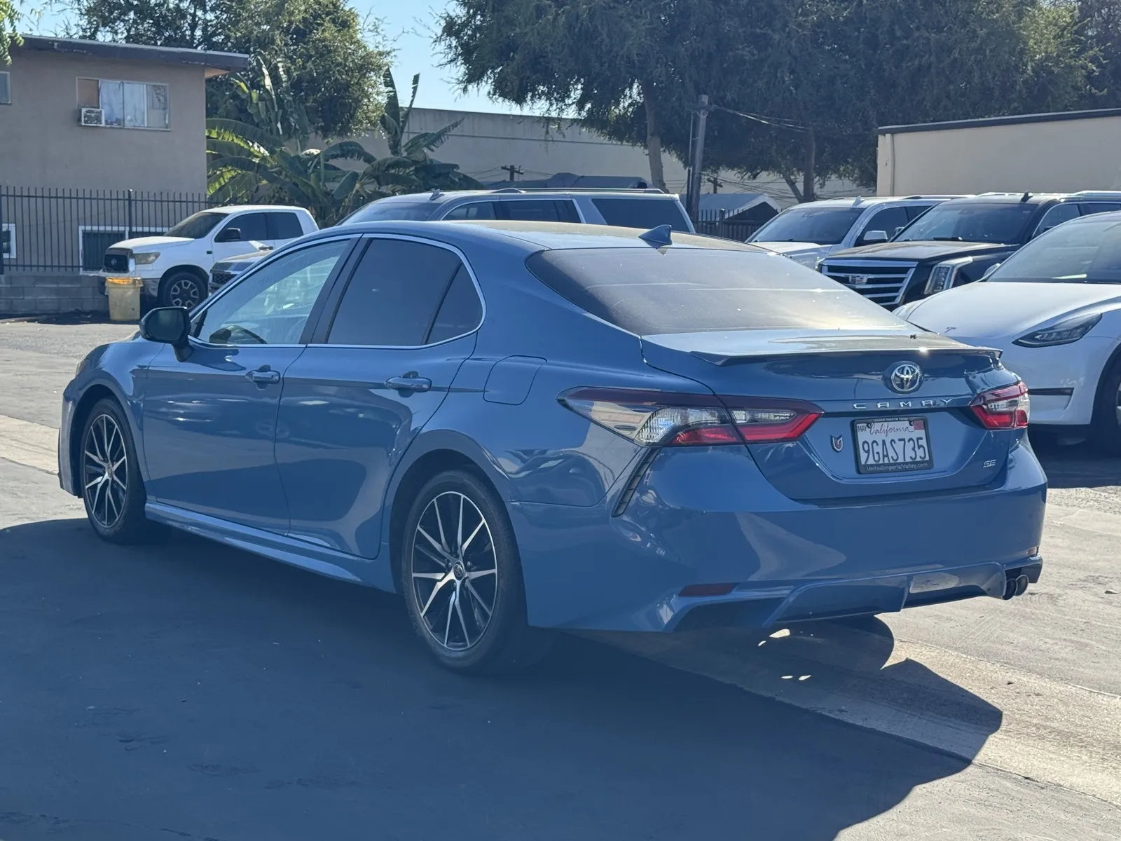 Toyota Camry photo 2