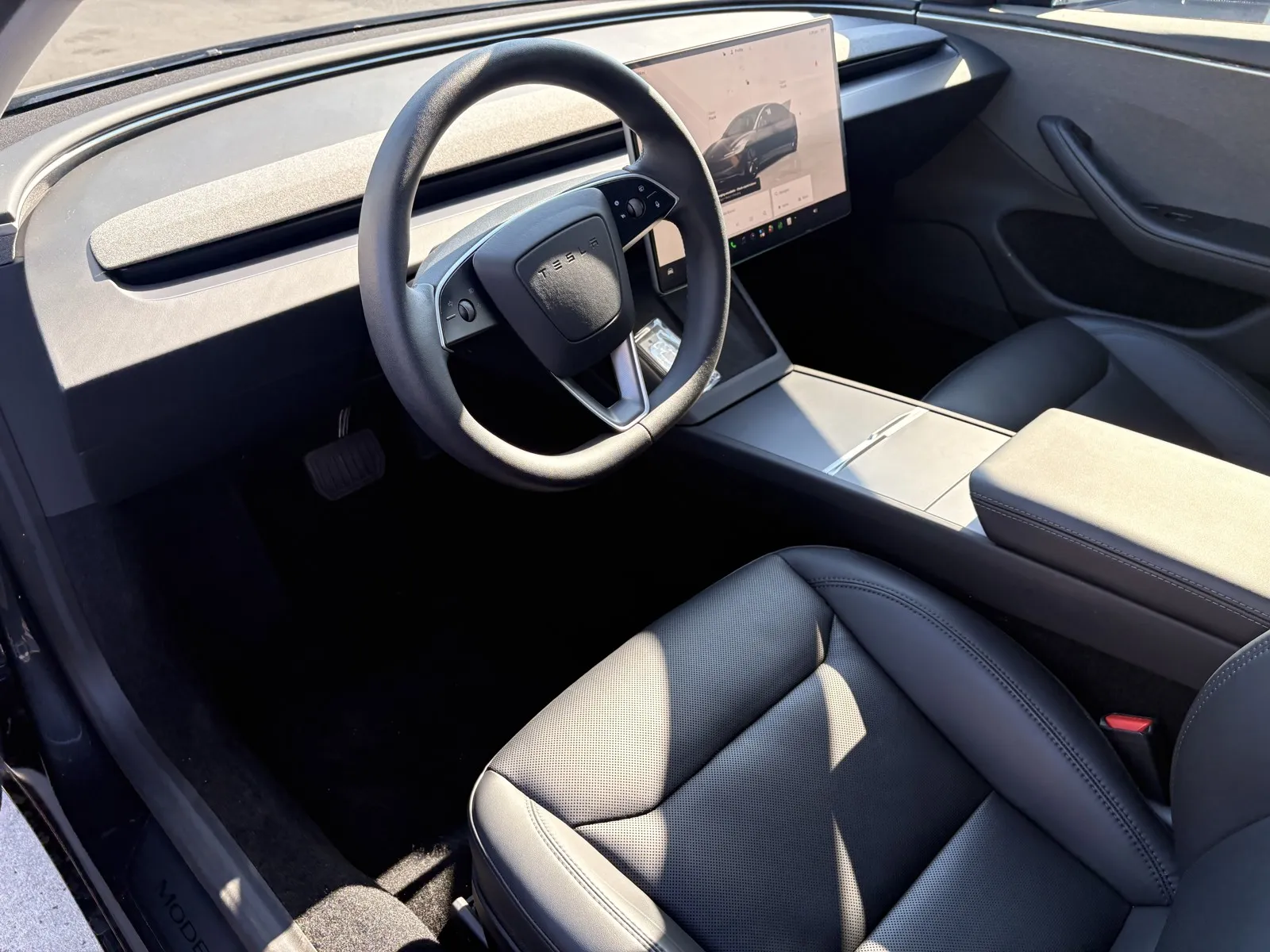 Tesla Model 3 photo 10